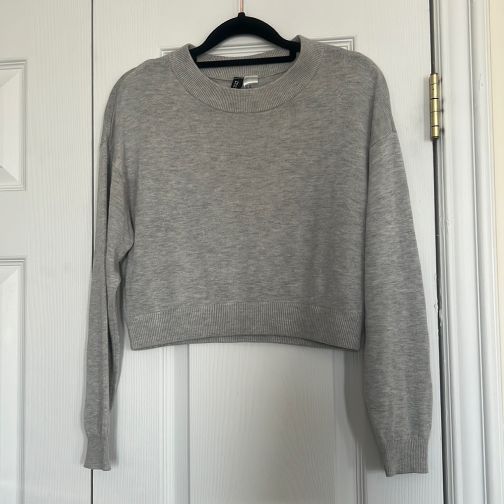 Light grey crop top sweater